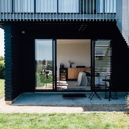 Black Estate B & B Waipara Экстерьер фото